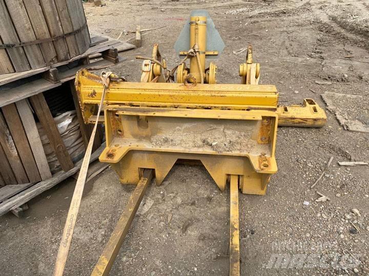 CAT 140 H Ripper Autres accessoires