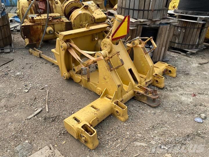 CAT 140 H Ripper Autres accessoires