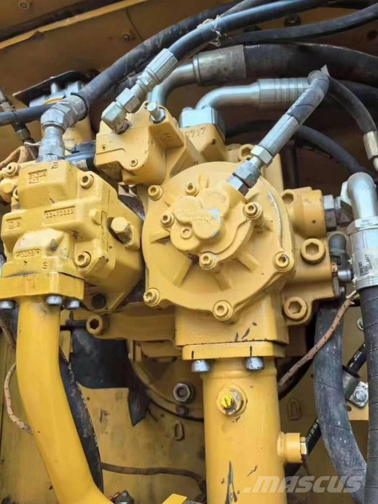 CAT 349 D L Pelle sur chenilles