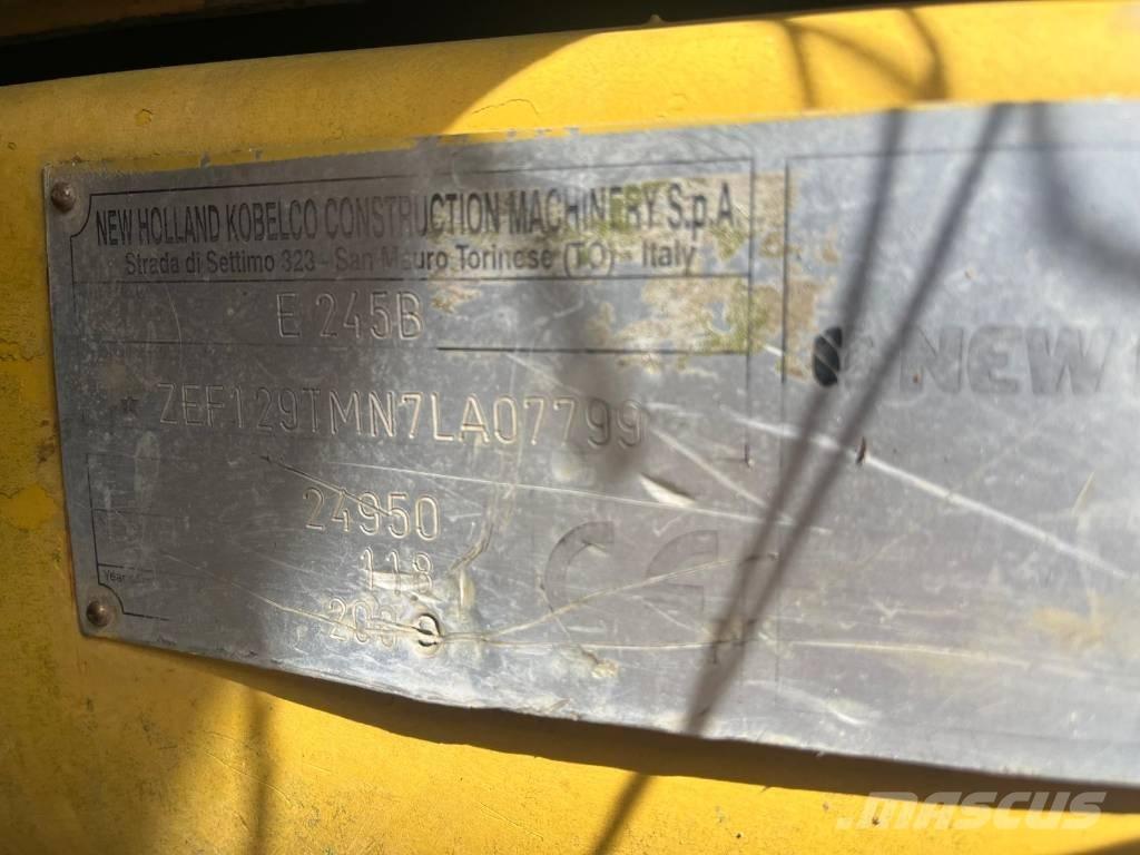 New Holland E 245 B Pelle sur chenilles