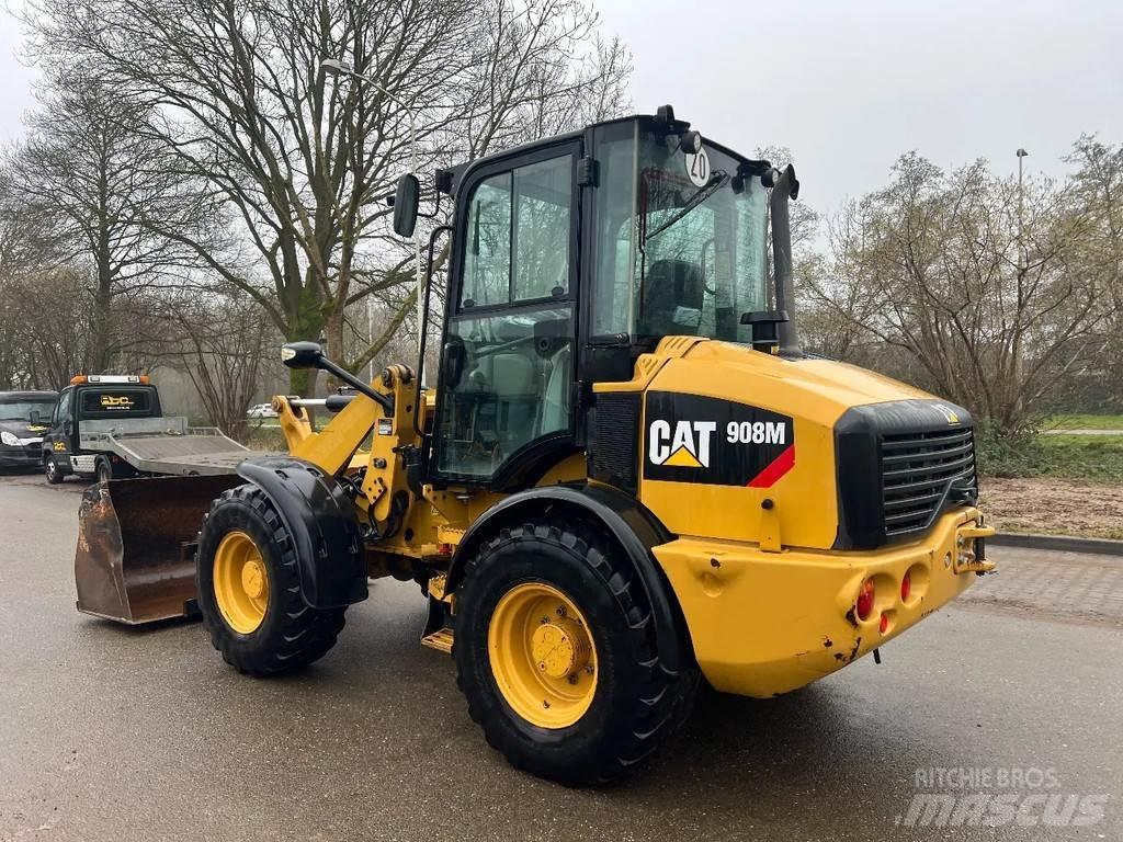 CAT 908M Chargeuse sur pneus