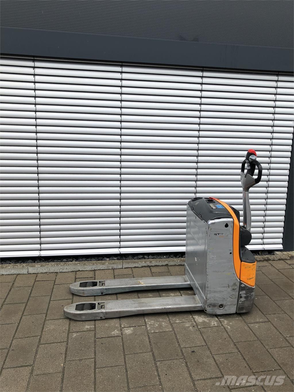 Still EXU16 Gerbeur accompagnant