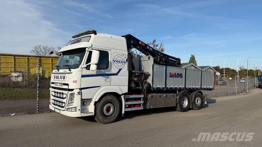 Volvo FM 10 Camion plateau ridelle avec grue