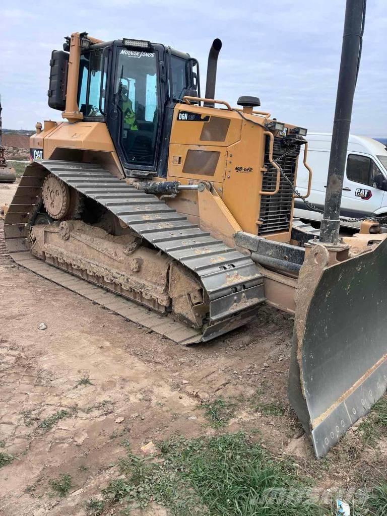 CAT D 6 N LGP Bouteurs sur chenilles