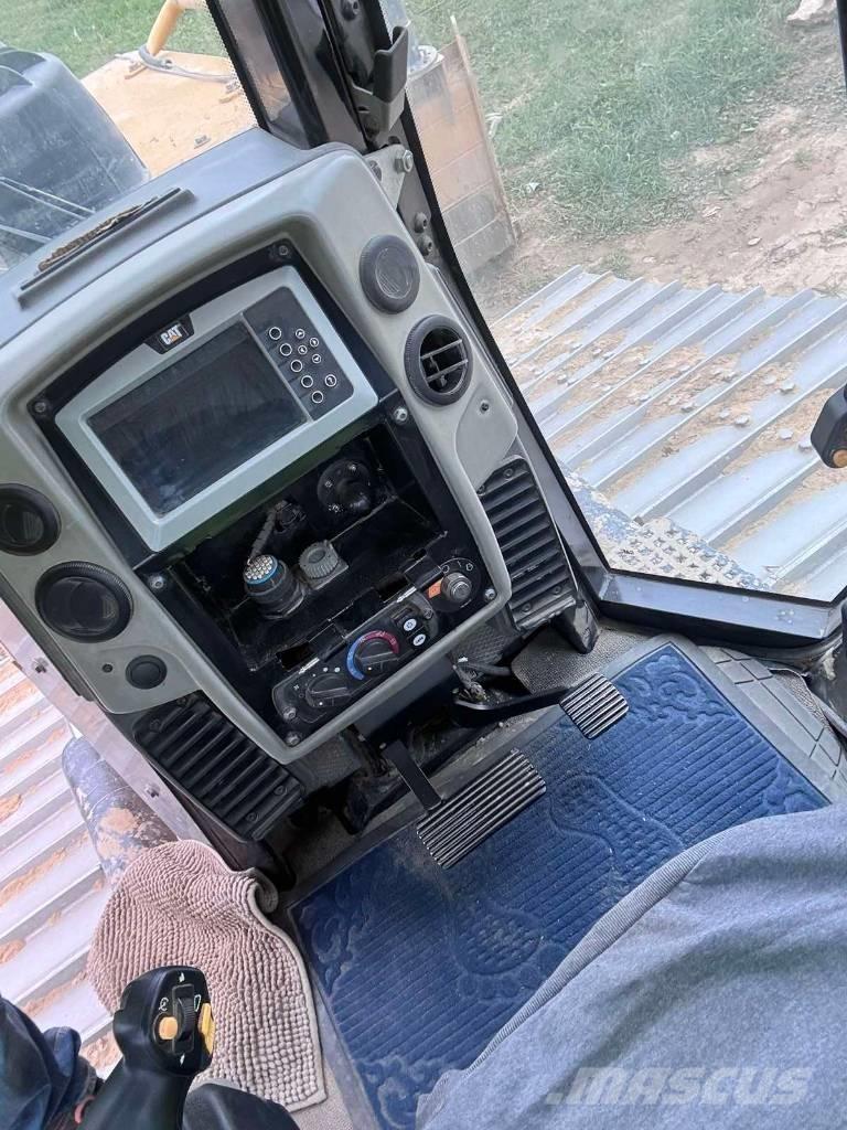 CAT D 6 N LGP Bouteurs sur chenilles