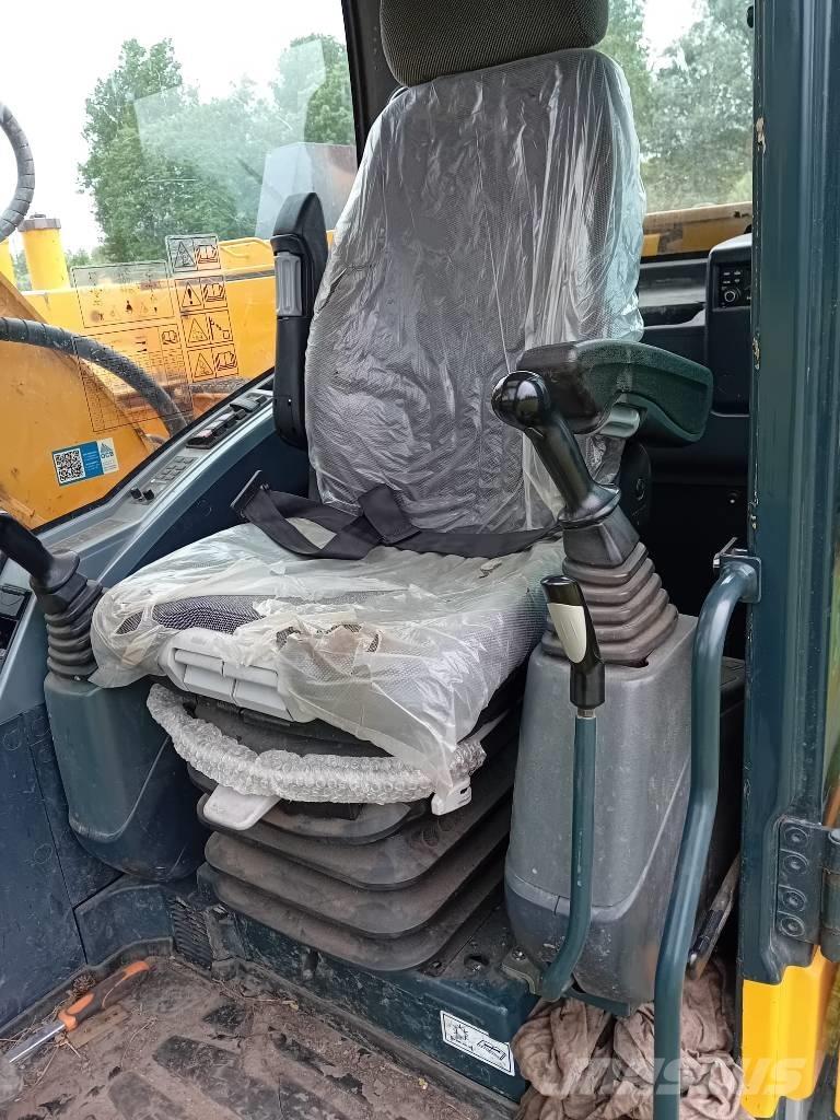 Hyundai R145LCR-9A Pelle sur chenilles