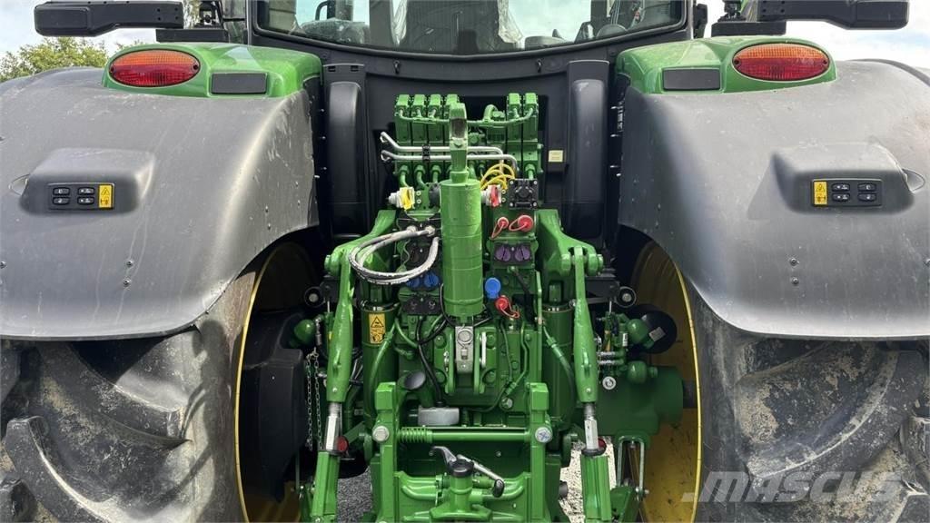 John Deere 6R215 Tracteur