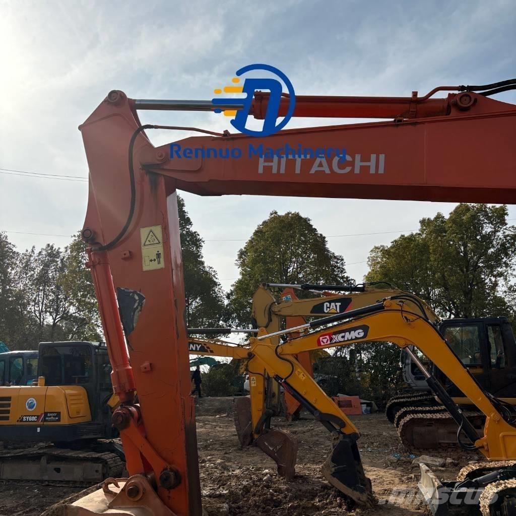 Hitachi ZX 135 US Pelle sur chenilles