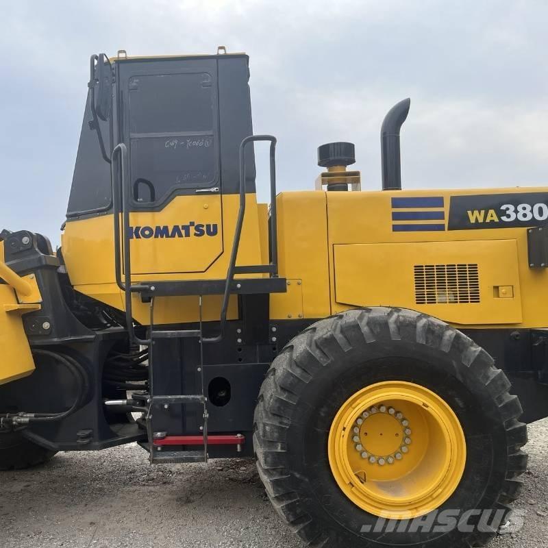 Komatsu WA 380 Chargeuse sur pneus
