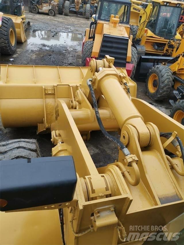 CAT 966G Chargeuse sur pneus