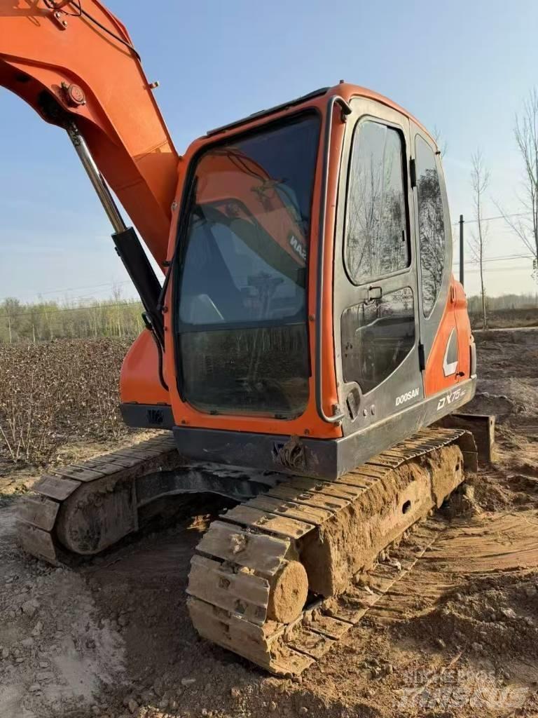 Doosan DX 75-9 C Pelle sur chenilles