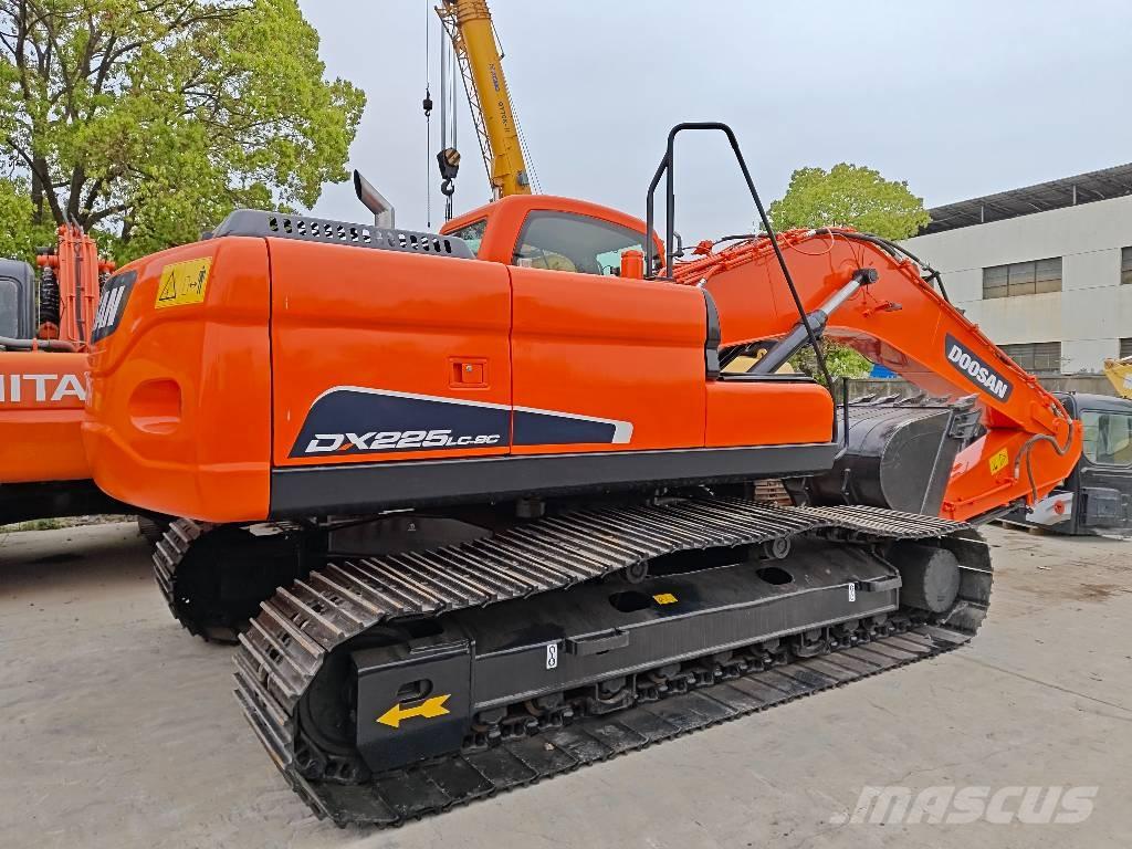 Doosan DX 225 LC Pelle sur chenilles