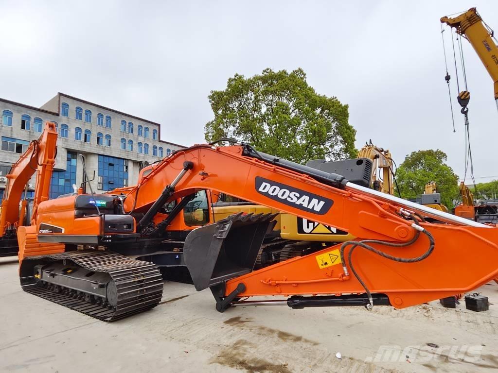 Doosan DX 225 LC Pelle sur chenilles