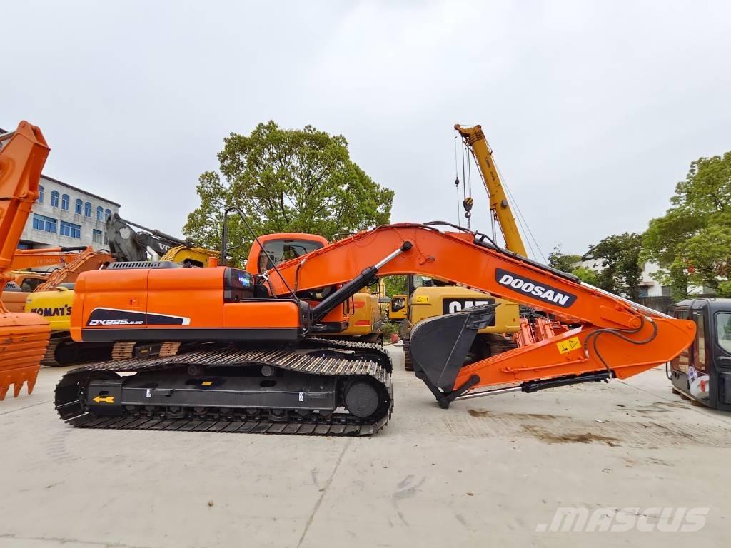 Doosan DX 225 LC Pelle sur chenilles