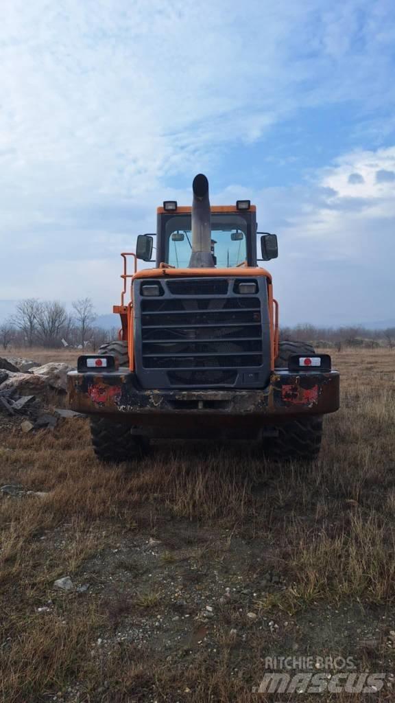 Doosan DL 300 Chargeuse sur pneus