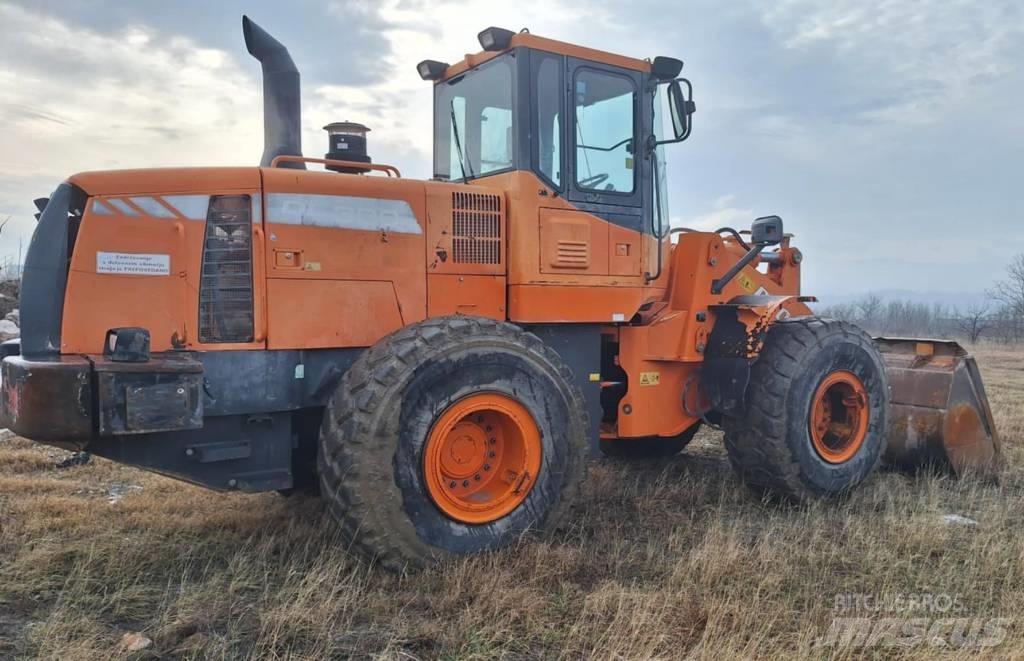 Doosan DL 300 Chargeuse sur pneus