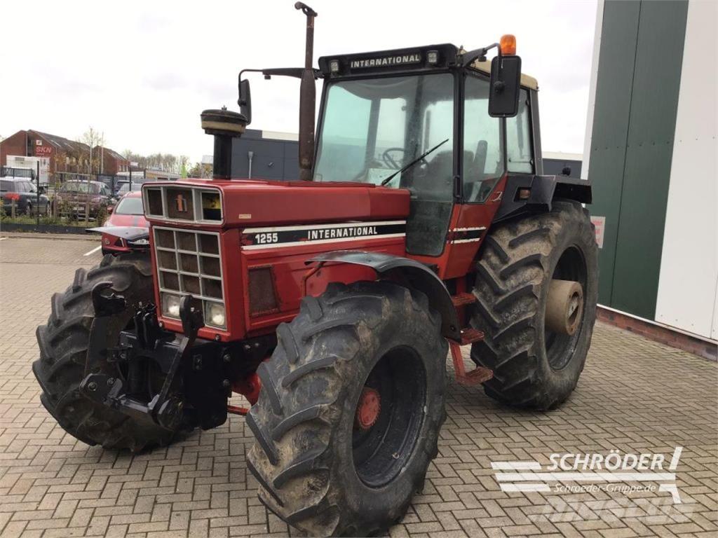 Case IH 1255 Tracteur