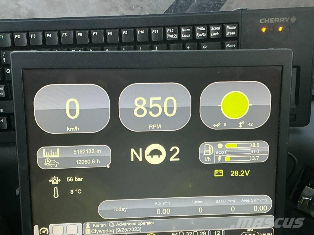 Komatsu 901 TX Abatteuse