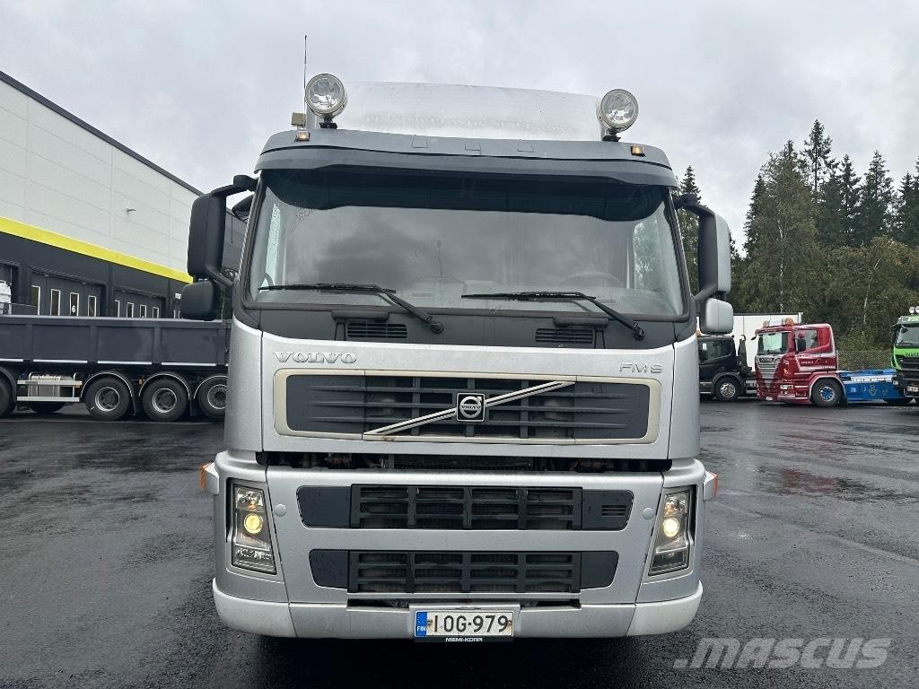 Volvo FM9 300 4x2 Camion Fourgon