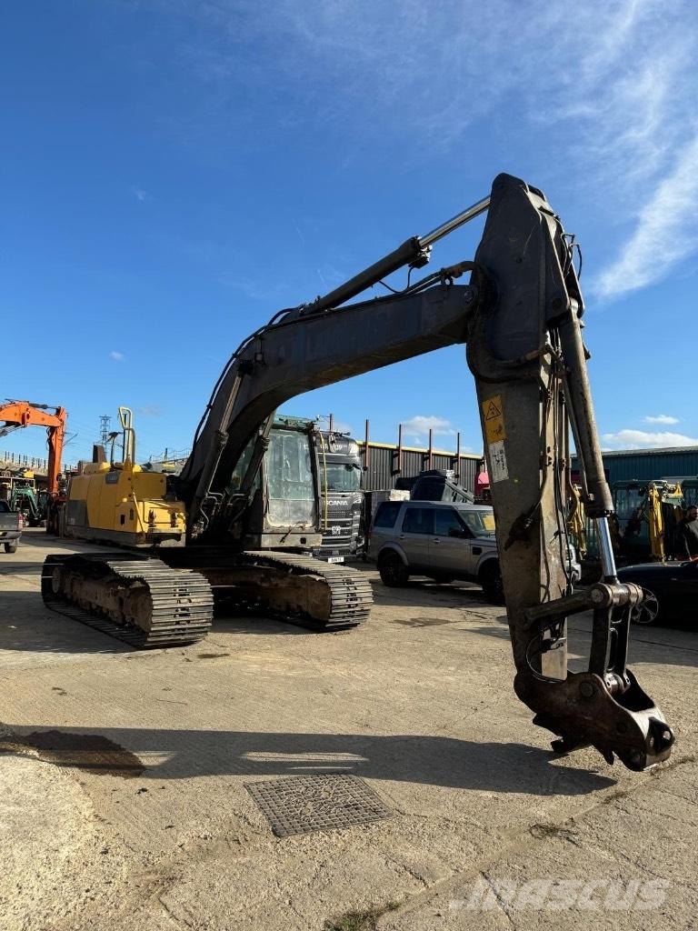 Volvo EC 220 DL Pelle sur chenilles