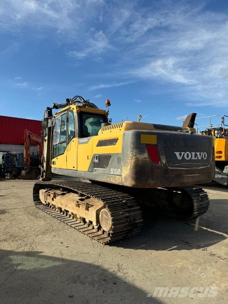 Volvo EC 220 DL Pelle sur chenilles