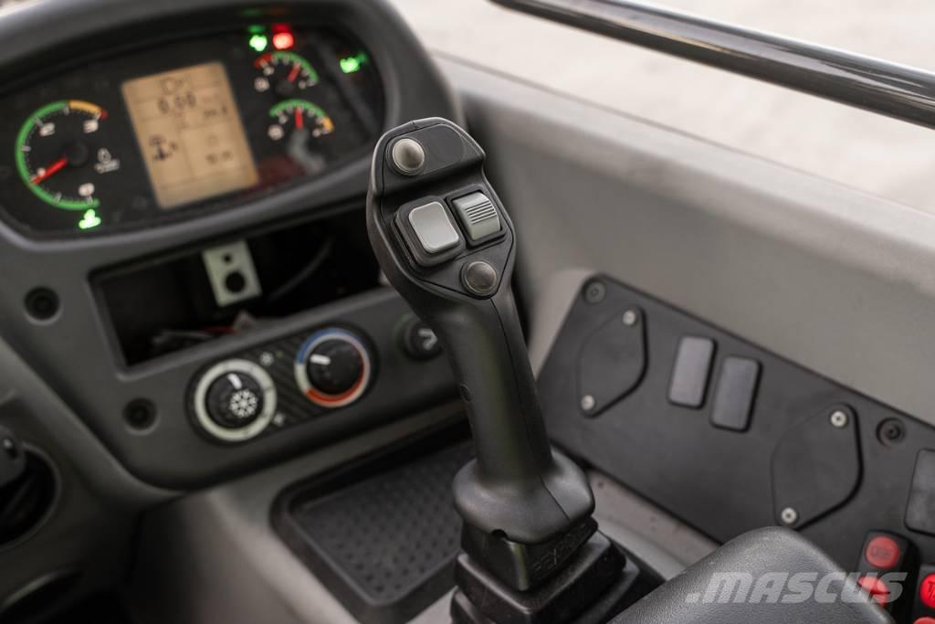 CASE 321 F Chargeuse sur pneus