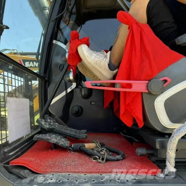 Hyundai R220LC-9S Pelle sur chenilles