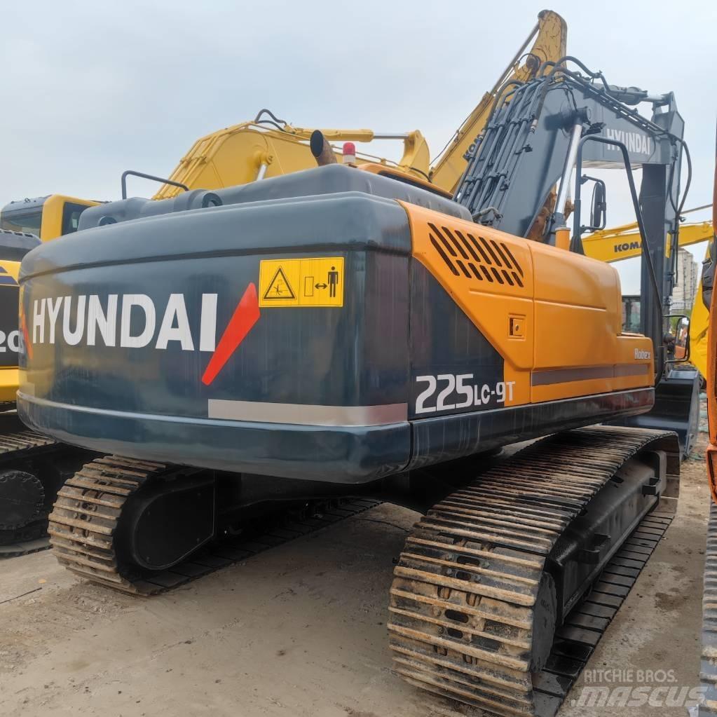 Hyundai R 225LC-9T Pelle sur chenilles
