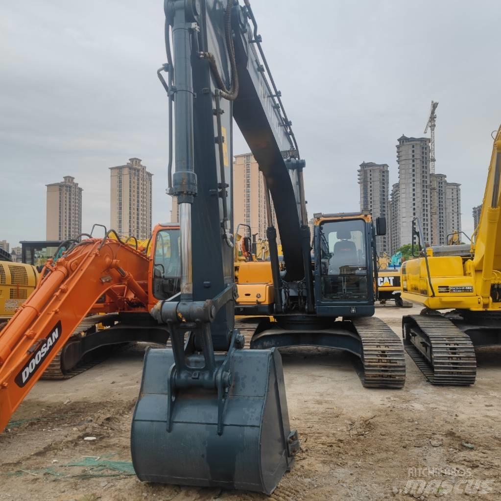 Hyundai R 225LC-9T Pelle sur chenilles