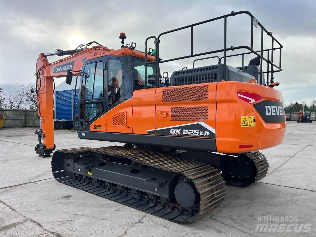 Develon DX 225 LC-7 Pelle sur chenilles