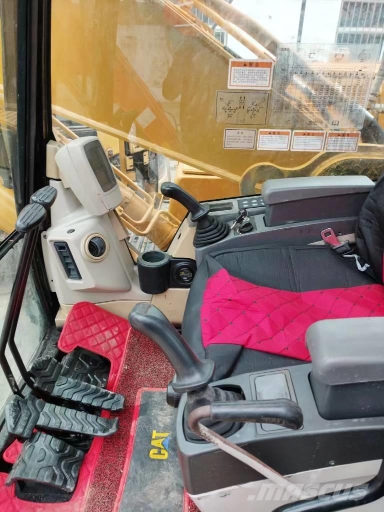 CAT 325 C Pelle sur chenilles