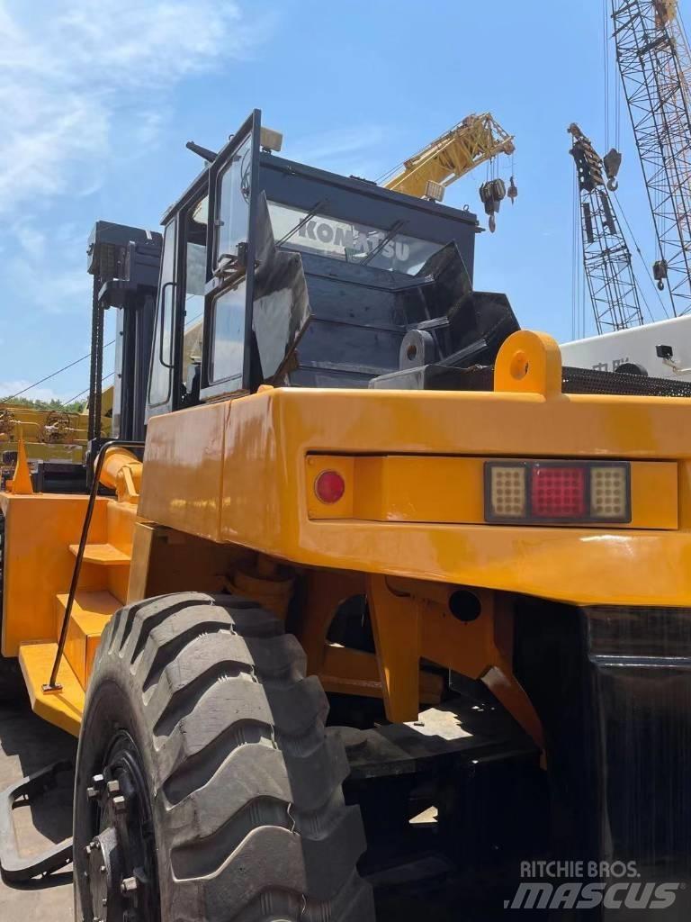 Komatsu 30 Ton Chariots diesel