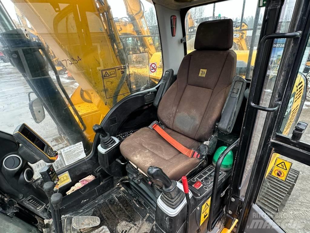 JCB JS 130 LC Pelle sur chenilles