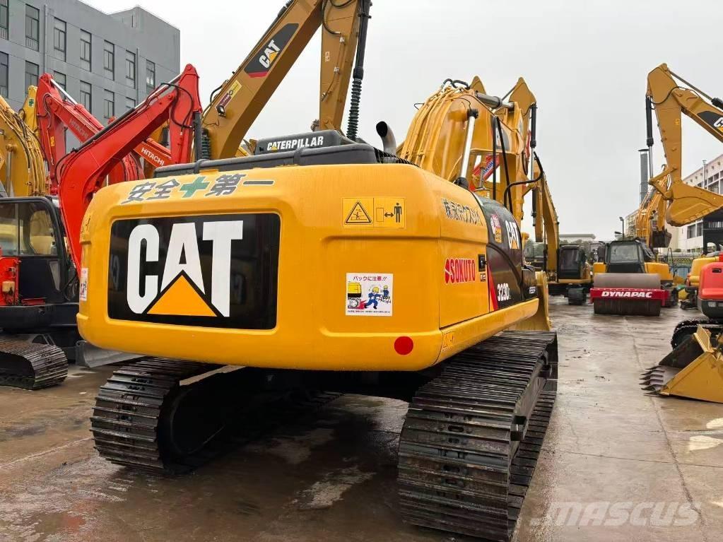 CAT 323 D Pelle sur chenilles