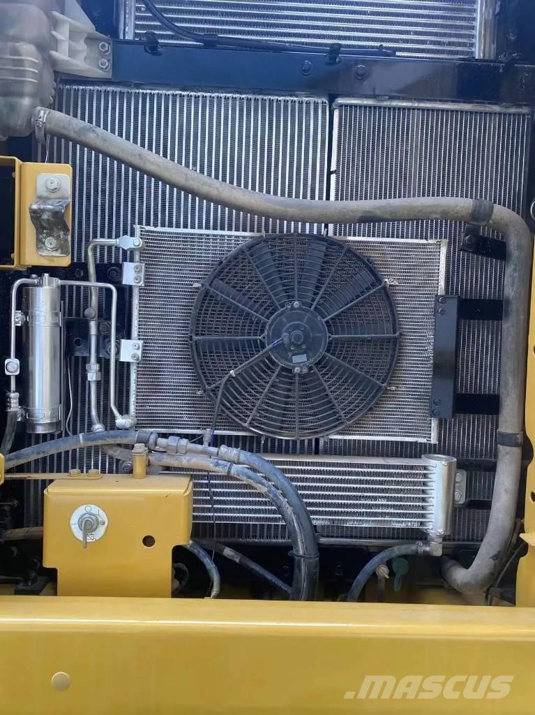 CAT 320GC Pelle sur chenilles