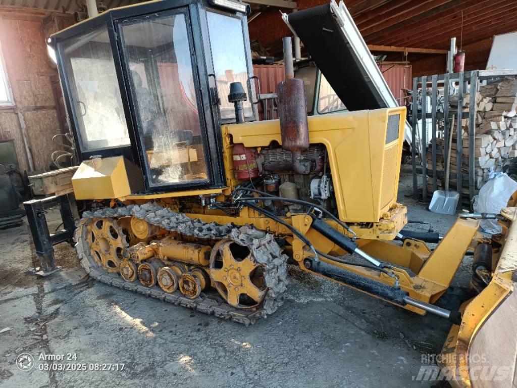  Bulgar T54 Bouteurs sur roues