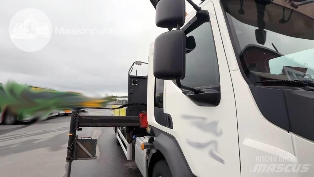 Volvo FL 260 Camion plateau ridelle avec grue