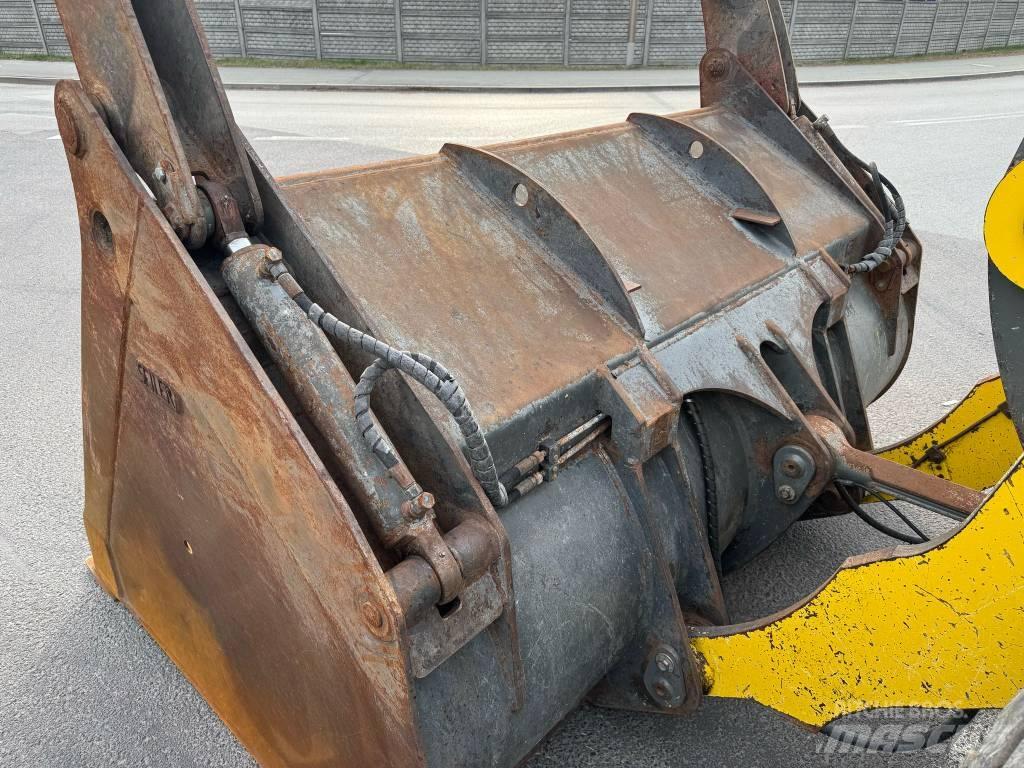 Liebherr L 538 Chargeuse sur pneus