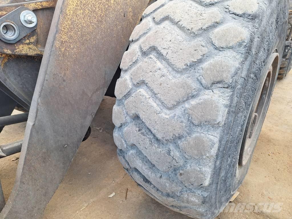 CAT 980 C Chargeuse sur pneus
