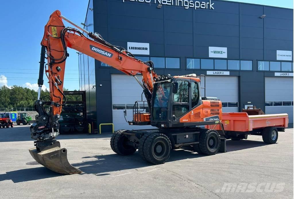 Doosan DX 140 W-5 Pelle sur pneus