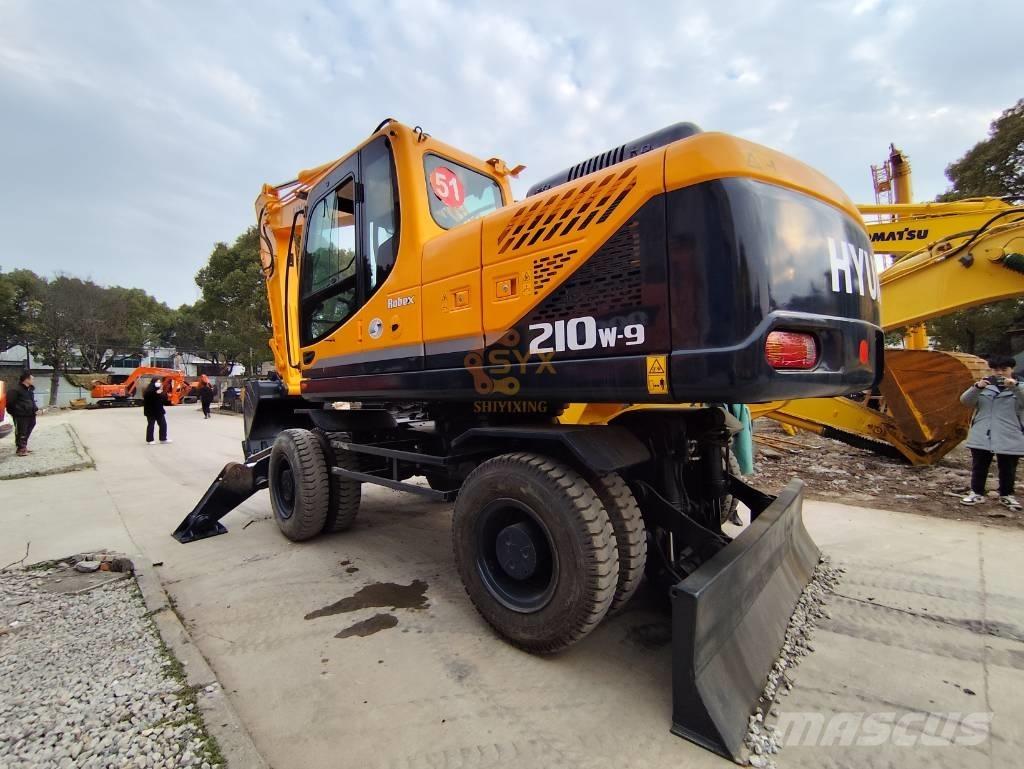 Hyundai 210W-9 Pelle sur pneus
