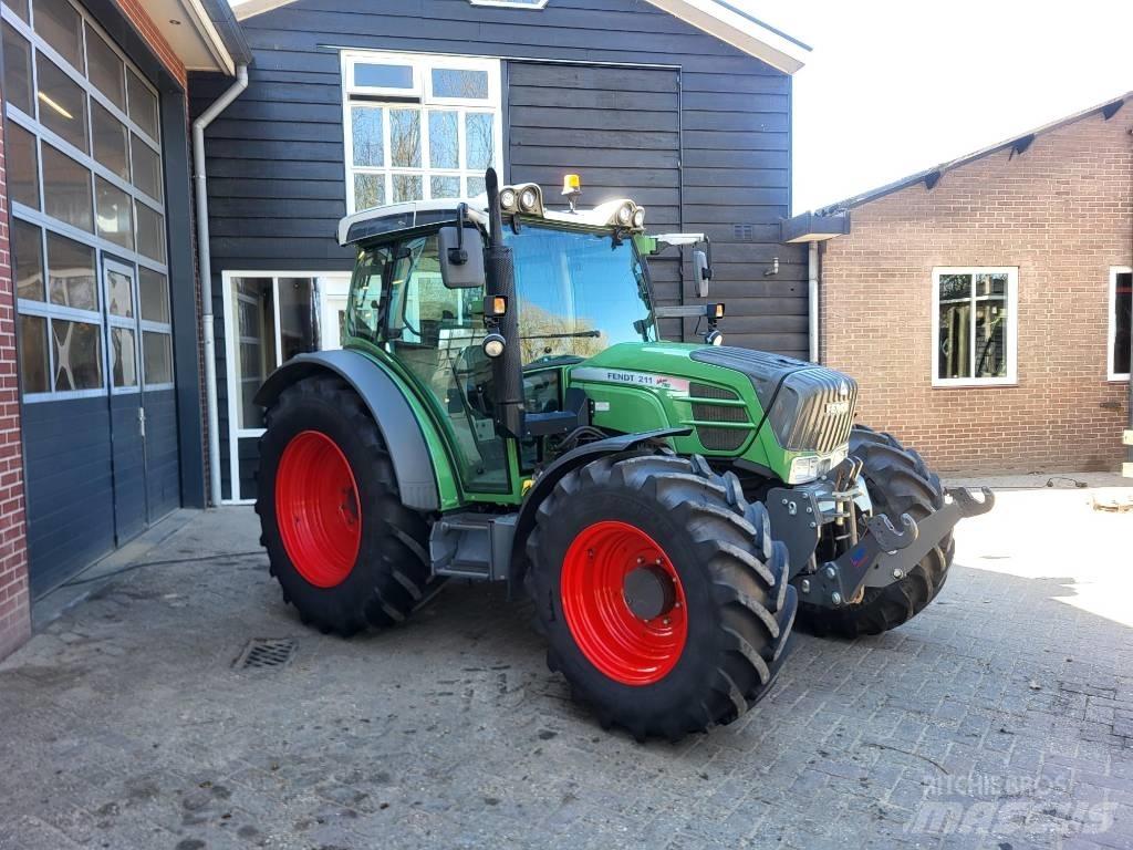 Fendt 211 Vario TMS Tracteur