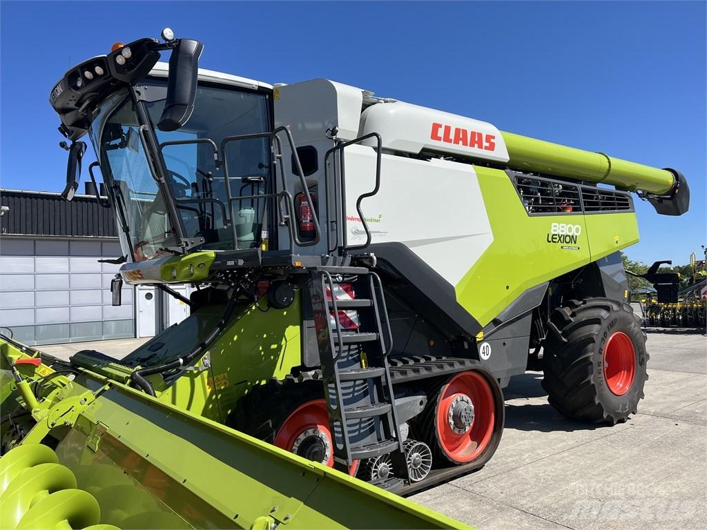 CLAAS Lexion 8800TT Moissonneuse batteuse