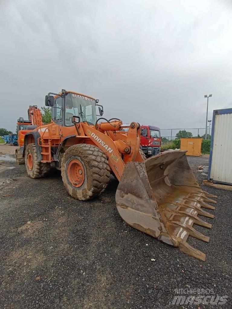 Doosan DL 350 Chargeuse sur pneus