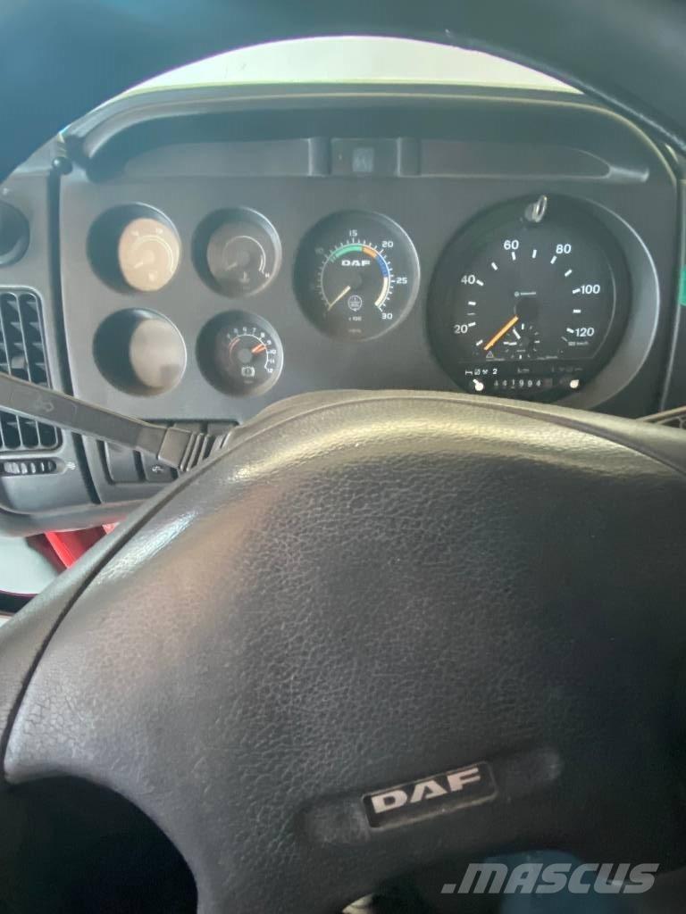 DAF XF 95.380 Camion plateau