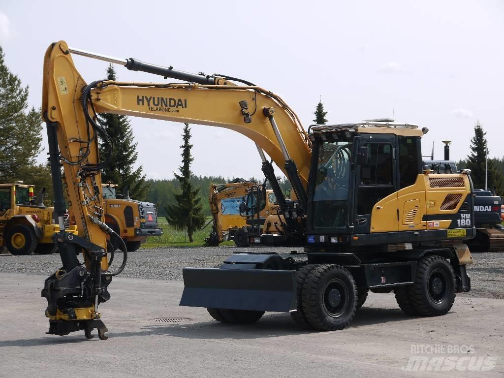 Hyundai HW 180 Pelle sur pneus