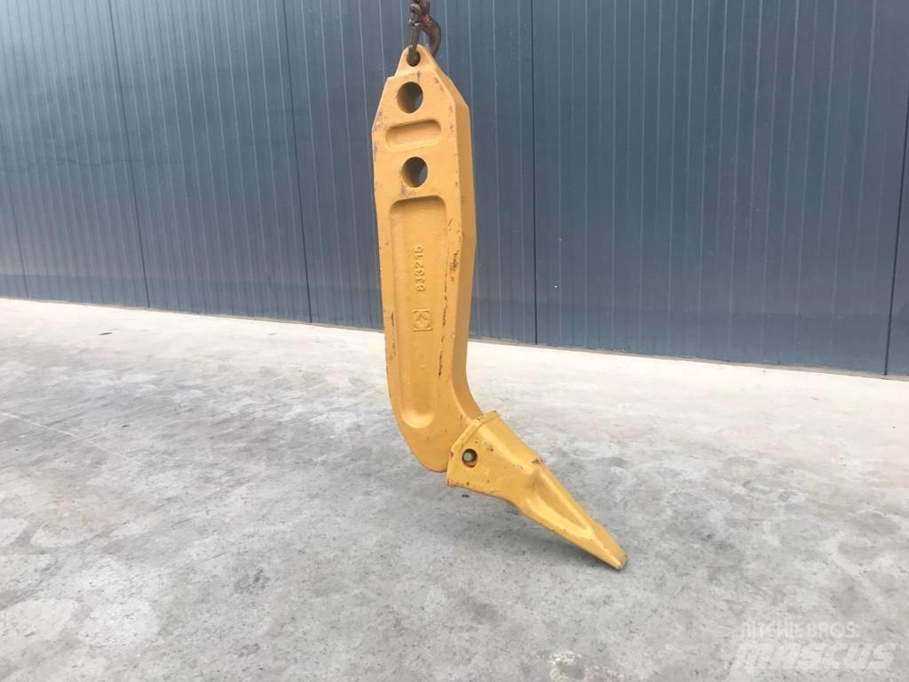 Komatsu D65 Shank Scarificateur