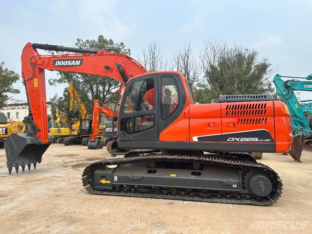 Doosan DX 225 LC-9 Pelle sur chenilles