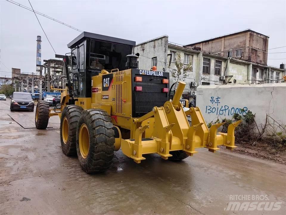 CAT 140K Niveleuse