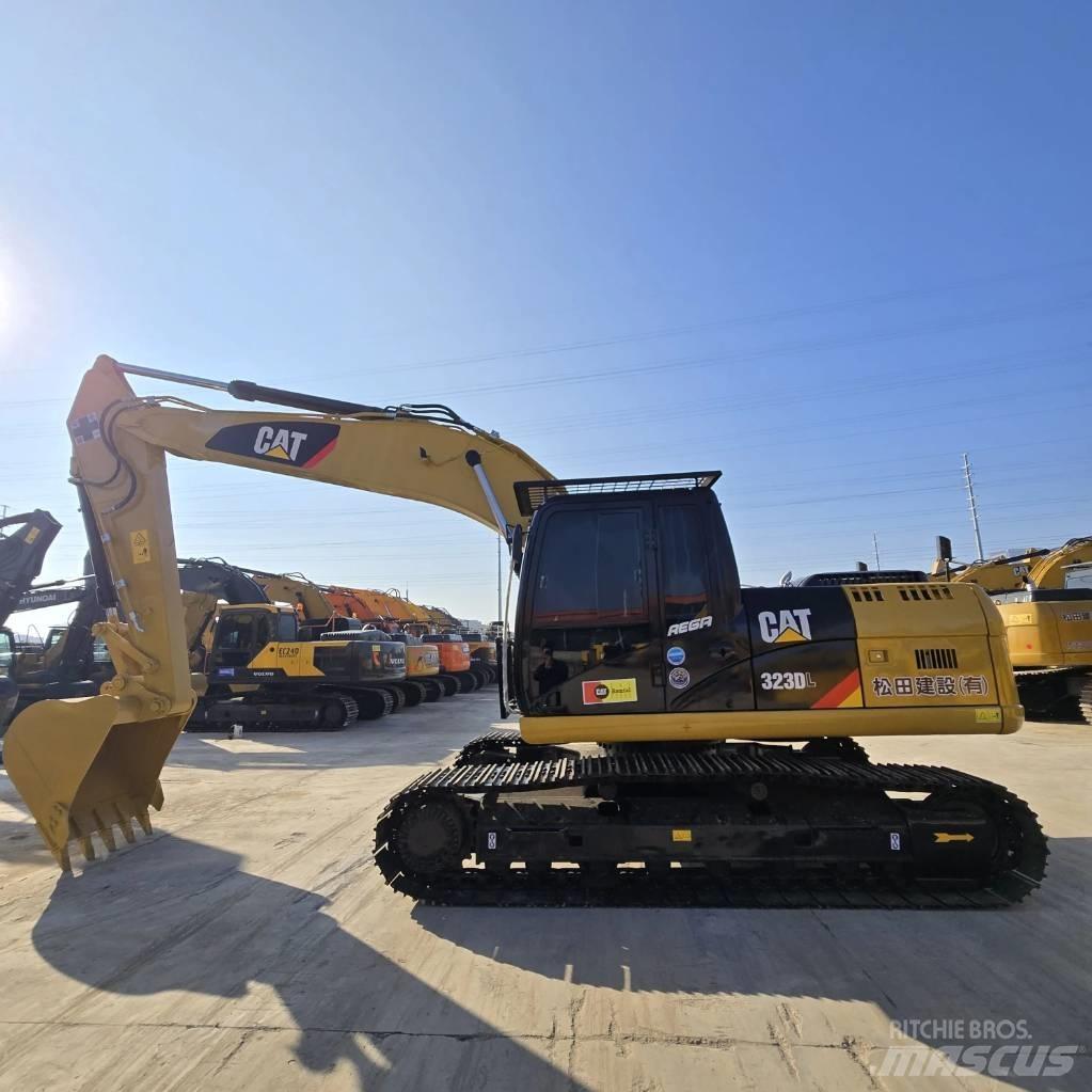 CAT 323 D L Mini pelle 7t-12t